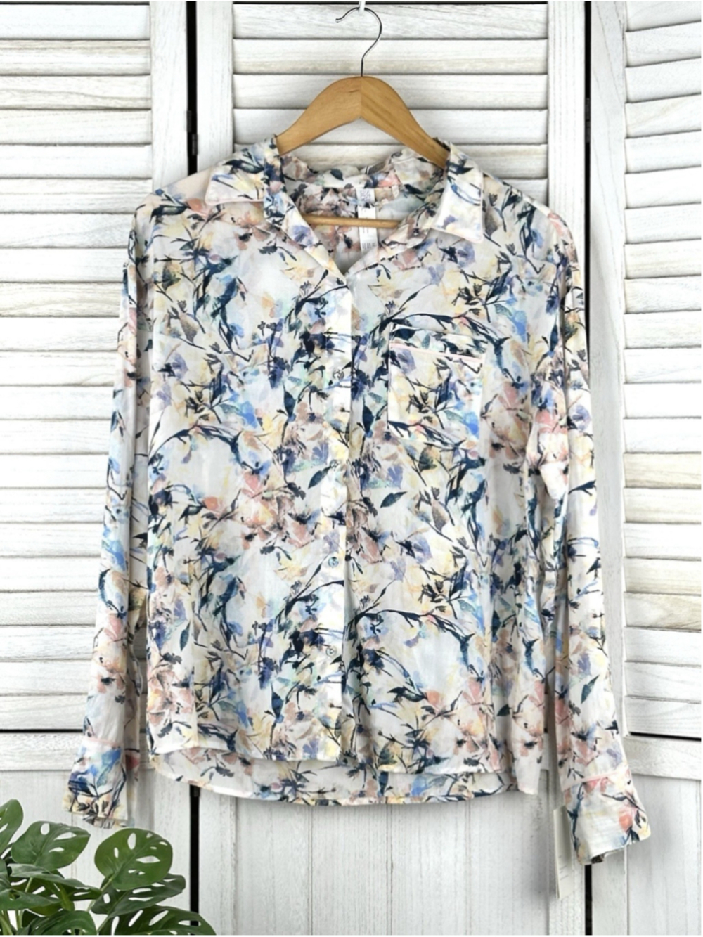 NWT Stars Above Abstract Floral Long Sleeve Button Down Shirt Tencel Medium